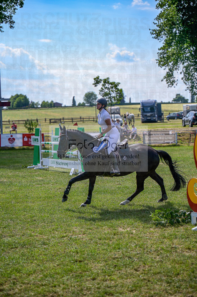 Reitturnier Voxtrup | Entdecke hochwertige Reitturnierfotos von Foto Oger. Professionell, emotional und authentisch – jetzt Lieblingsmomente im Shop bestellen.Deutschlandweite Turnierfotografie. - Realized with Pictrs.com