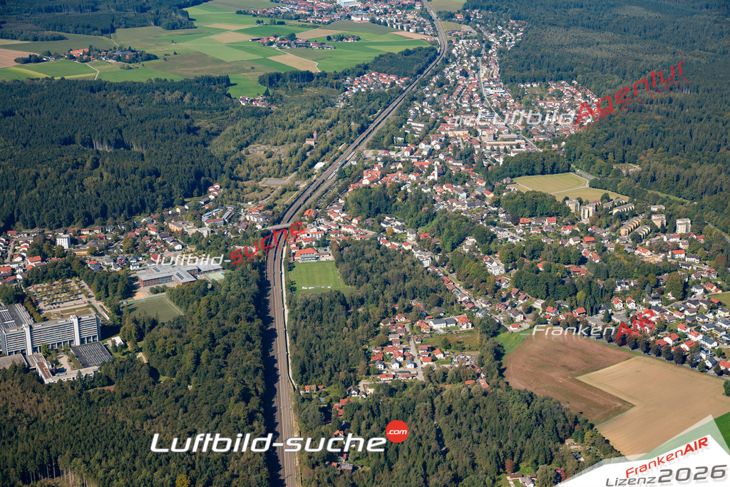 Aktuelles Luftbild von Moosacher-Str Kirchseeon Kauf mit Lizenz / Bildrechten möglich- Die Luftaufnahme wurde 2021 mittels UL-Flugzeug erstellt ( keine Drohne ) - hochauflösende Kamera-Systeme von  Canon -Beste Qualität - Für grossformatige Ausdrucke geeignet. Die Geschenkidee !