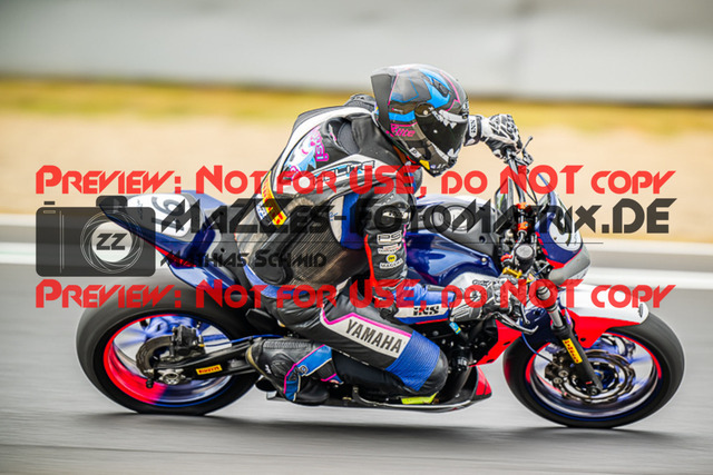 MaZZes_FotoMatrix_220624_1958 | TWINCUP