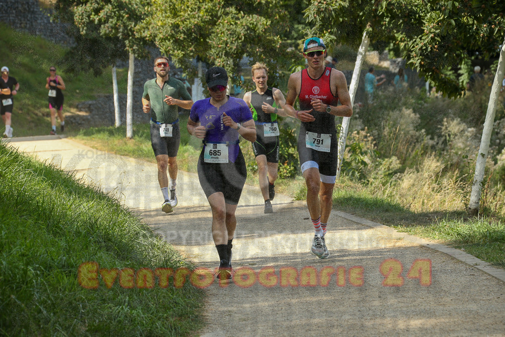 250824_1447_EX1_7570 | Sportfotografie im Rhein-Sieg Kreis, Köln, Bonn, NRW, Rheinland Pfalz, Hessen, etc. Unser Tätigkeitsfeld umfasst den Laufsport vom Volkslauf über den Marathon, Duathlon, Triathon bis zum Ultralauf wie Kölnpfad Ultra oder Schindertrail.