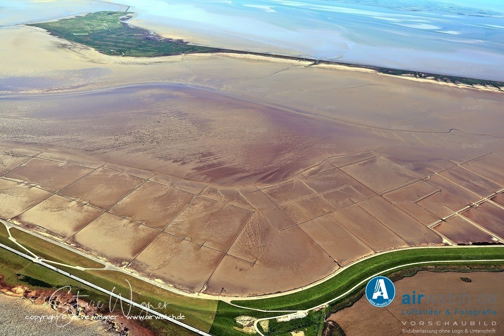 Halligen-Inseln-Weltnaturerbe-Wattenmeer-Mai-23-airwatch-wagner-240A2707 | Entdecken Sie atemberaubende Luftbilder und Fotografien auf airwatch.de - Tauchen Sie ein in eine Welt voller faszinierender Aufnahmen aus der Vogelperspektive.