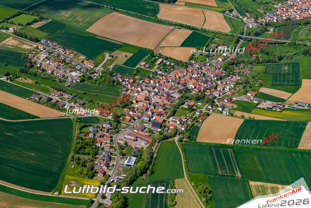 aktuelles Luftbild von Kleinsteinach Riedbach  - Luftaufnahme wurde 2019 von https://frankenair.de mittels Flugzeug (keine Drohne) erstellt.