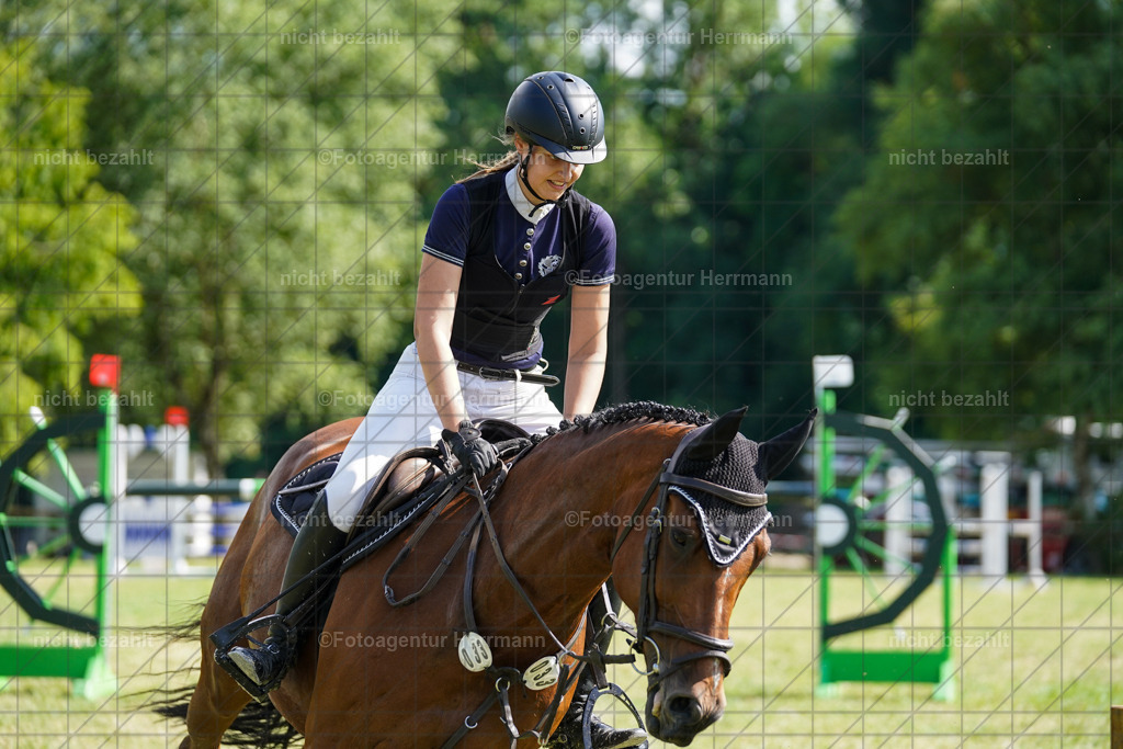 20230701-FAH02287 | Reitturnier Grafing, 2023, Grafing-Aiterndorf, Spribgturnier, Dressurturnier, Bilder, Qualifikation Nürnberger Burgpokal, Fotoagentur Herrmann, Turnierfotografen Bayern, Turnierbilder Bayern, Reitrsportfoto