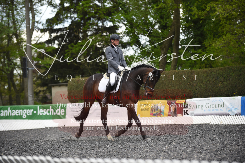 20230513_JK-Röhrsdorf-15-025 | Pferde- und Turnierfotografie in Westsachsen. Pferdeportraits, Auftragszeichnungen und intuitive Kunst.