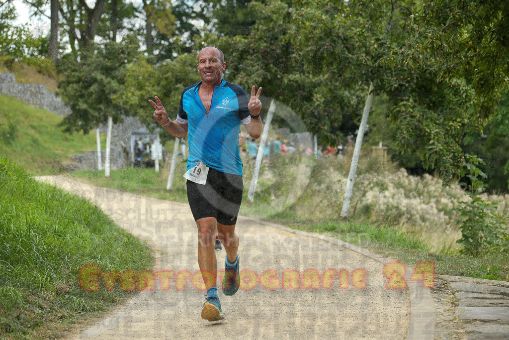 250824_1351_EX1_4003 | Sportfotografie im Rhein-Sieg Kreis, Köln, Bonn, NRW, Rheinland Pfalz, Hessen, etc. Unser Tätigkeitsfeld umfasst den Laufsport vom Volkslauf über den Marathon, Duathlon, Triathon bis zum Ultralauf wie Kölnpfad Ultra oder Schindertrail.