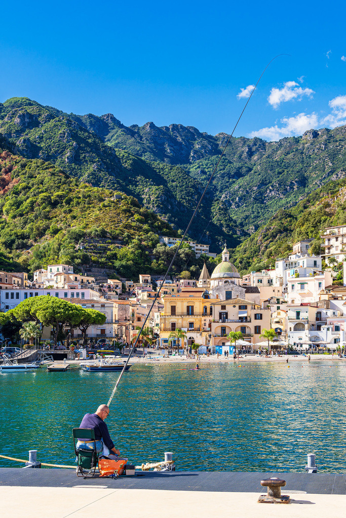 Blick auf Cetara an der Amalfiküste in Italien | Blick auf Cetara an der Amalfiküste in Italien.