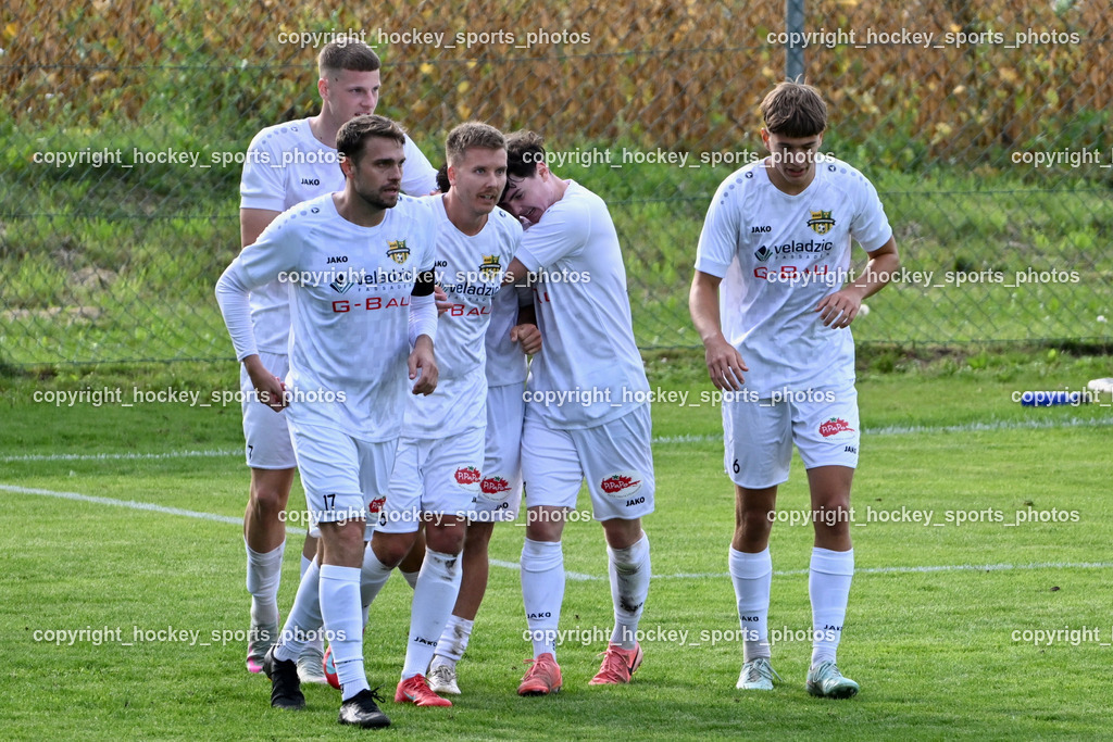 ASKÖ Köttmannsdorf vs. Union Matrei | #16 Nico Khom ASKÖ Köttmannsdorf, #6 Michael Jakopitsch ASKÖ Köttmannsdorf, #18 Sandro Franz Wilplinge ASKÖ Köttmannsdorf, #17 Stephan Borovnik ASKÖ Köttmannsdorf, Jubel ASKÖ Köttmannsdorf Mannschaft, #20 Daniel Hans Genser ASKÖ Köttmannsdorf, #17 Stephan Borovnik ASKÖ Köttmannsdorf, ASKÖ Köttmannsdorf vs. Union Matrei, ASKÖ Köttmannsdorf vs. Union Matrei am 13.09.2025 in Köttmannsdorf (Sportplatz Köttmannsdorf), Austria, (Photo by Bernd Stefan)