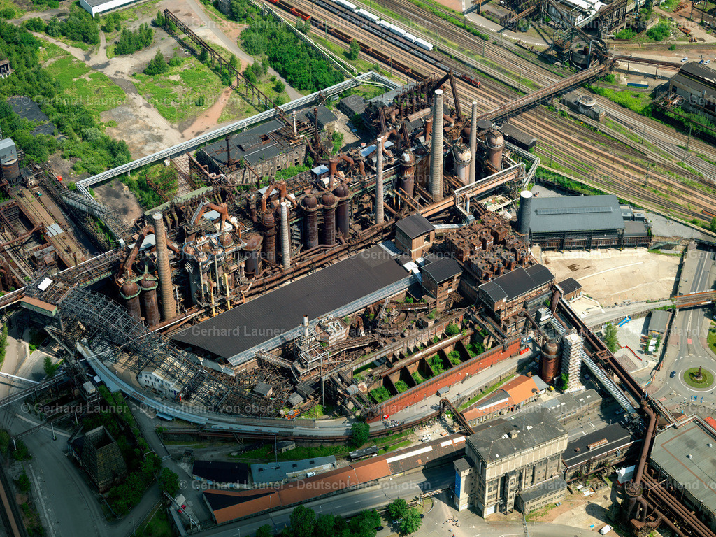 2736060 | Die Völklinger Hütte ist das weltweit einzige vollständig erhaltene Eisenwerk weltweit.Es ist das erste Industriedenkmal dieser Epoche, das in die Welterbeliste der UNESCO aufgenommen wurde