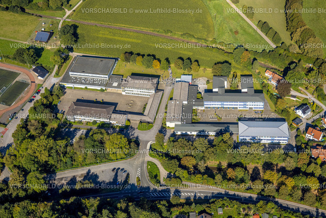 Balve230907847 | Luftbild, Städtische Realschule und Sporthalle, Balve, Sauerland, Nordrhein-Westfalen, Deutschland