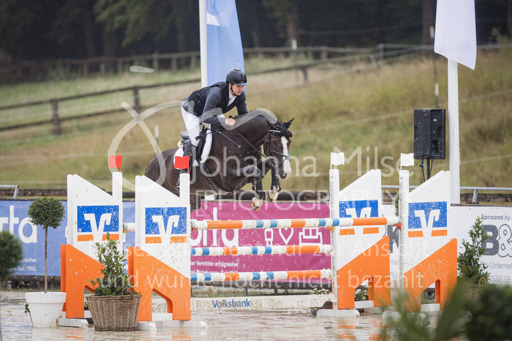 230727_BHO_M1-Spr_1-409 | Deine schönsten Turniermomente als professionelle Fotos! Entdecke hochwertige Pferdesport-Fotografie im Online-Shop. Jetzt Fotos finden & bestellen!