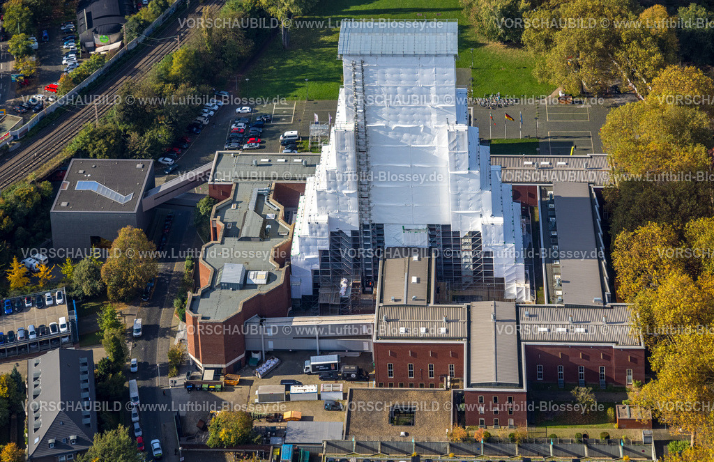 Bochum241016482 | Luftbild, Deutsches Bergbau-Museum Bochum mit Baustelle und Renovierung des verhüllten Förderturms, Wahrzeichen und Sehenswürdigkeit, Hofstede, Bochum, Ruhrgebiet, Nordrhein-Westfalen, Deutschland