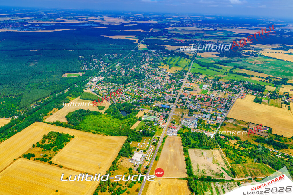 Das Luftbild der Stadt Moeser wurde 2018 vom Flugzeug heraus erstellt (keine Drohne) Aufnahmehöhe ca.400 Meter- hohe Auflösung für beste Druck-Qualität
