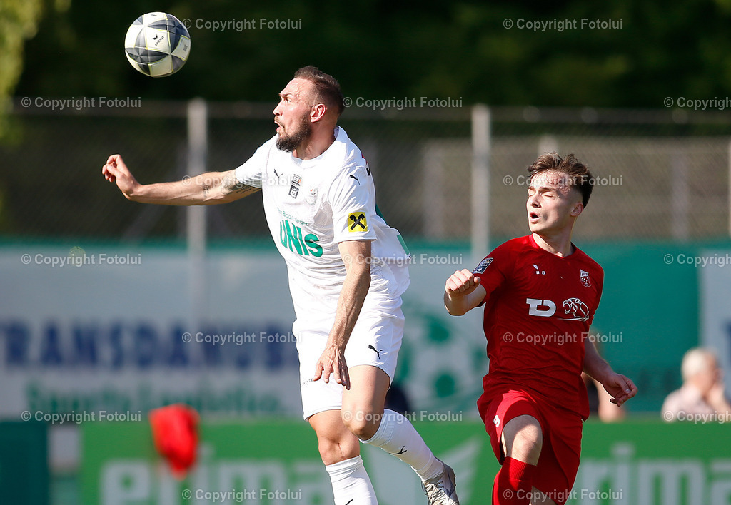 A_LUI_090526_13 | SPORT FUSSBALL LT1 OOE LIGA ASKOE OEDT 1B -UNION GSCHWAND 09.052026 IM BILD: KHAMZAT CHAKAYEV (OEDT 1B) UND ZVONOMIR SIROCIC (GSCHWAND) FOTO: FOTOLUI