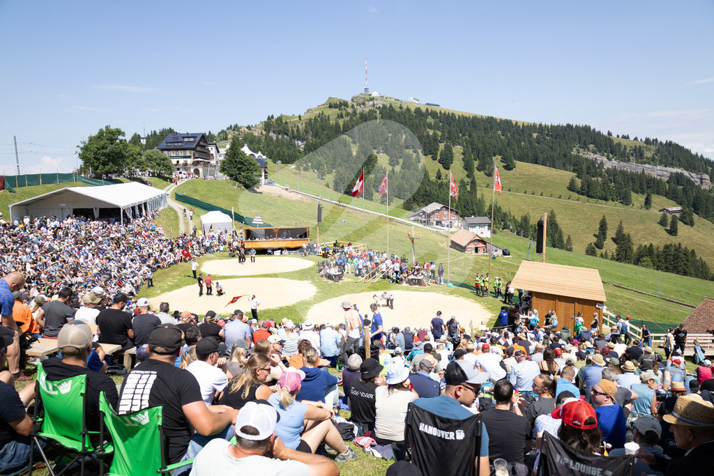 Rigi2025_2138 | Die Schwinger des Schwyzer Kantonalen Schwingerverbandes: Fotos, die Dynamik und Leidenschaft festhalten, sowie emotionale Momente aus dem traditionellen Schwingsport zeigen. - Realisiert mit Pictrs.com
