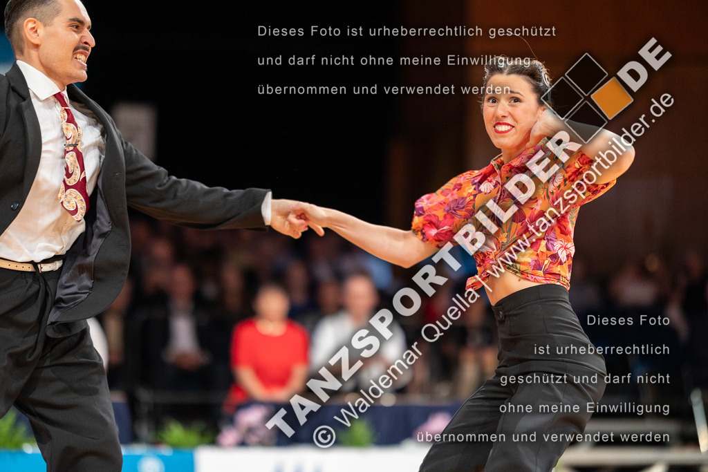 20230812-15377 | Hier finden Sie Tanz Bilder vom Latein und Standard Formationen tanzen. Sportbilder vom Tanzsport. Schöne Fotos und von Weltmeisterschaft, Europameisterschaft, Bundesliga, Regionalliga, Oberliga und Landesliga sowie von GOC Stuttgart, DanceComp, WM Bremen