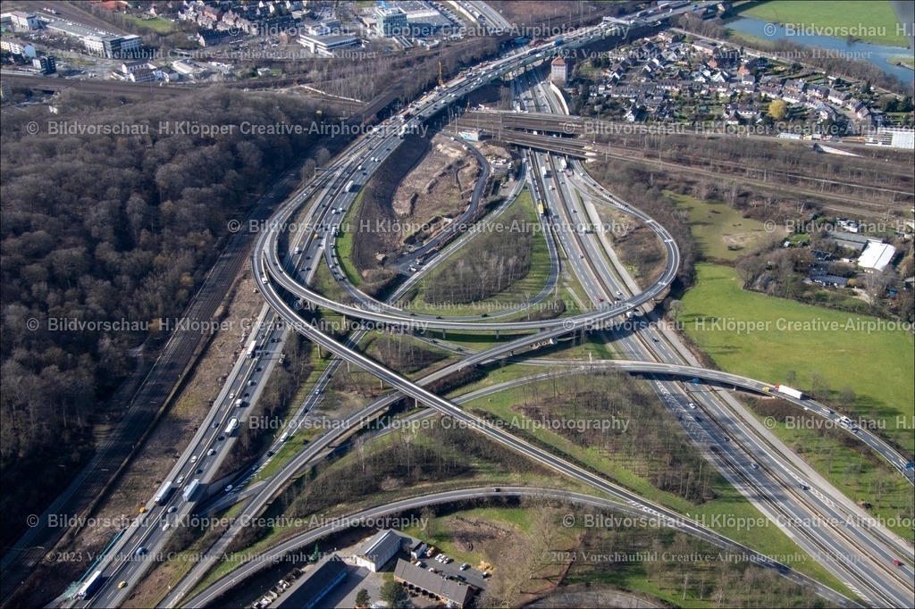 Luftbild Duisburg Autobahnkreuz Kaiserberg A3_A40-5980_prot | Luftbild Duisburg,Autobahnkreuz Kaiserberg A40,,A3 2023,Luftbildfotografie Hermann Klöpper/ Creative-Airphotography - Realisiert mit Pictrs.com