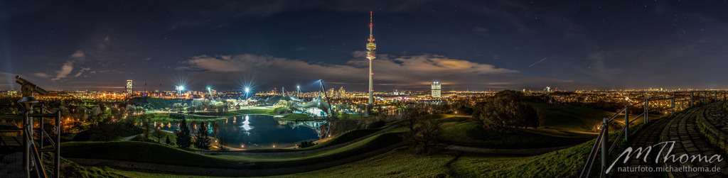 Olympiagelände München bei Nacht | Dies ist der Online-Shop von naturfoto.michaelthoma.de. Ich bin leidenschaftlicher Naturfotograf und fotografiere von der Andromedagalaxie bis zum Zwergtaucher, von der Ameise bis zum Orionnebel alles was mit Natur zu tun hat. Hier kann eine Auswahl meine - Realisiert mit Pictrs.com