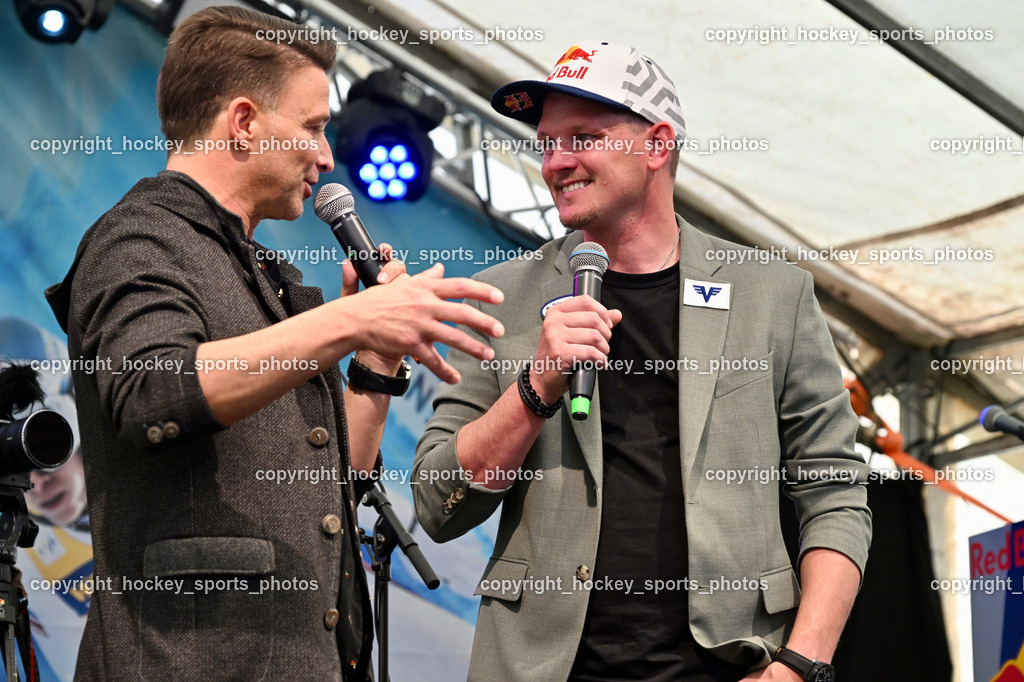Empfang Daniel Tschofenig | Moderator Marco Ventre, Thomas Morgenstern, Empfang Daniel Tschofenig, Empfang Daniel Tschofenig am 10.05.2025 in Hohenthurn (Mehrzweckhaus Hohenthuurn), Austria, (Photo by Bernd Stefan)