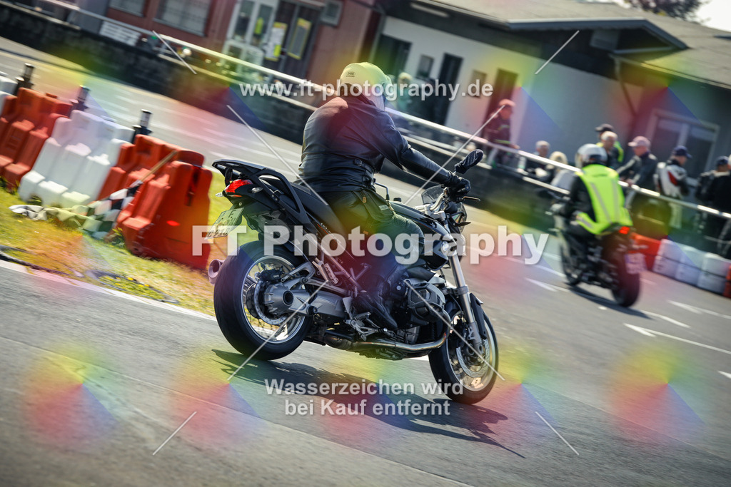 OBK_Mai_Martina_Markus-10270 | Hier findet Ihr Bilder von Touristenfahrten auf der Nürburgring Nordschleife oder von anderen Veranstaltungen die ich besucht habe. Viel Spass beim Durch Schauen 