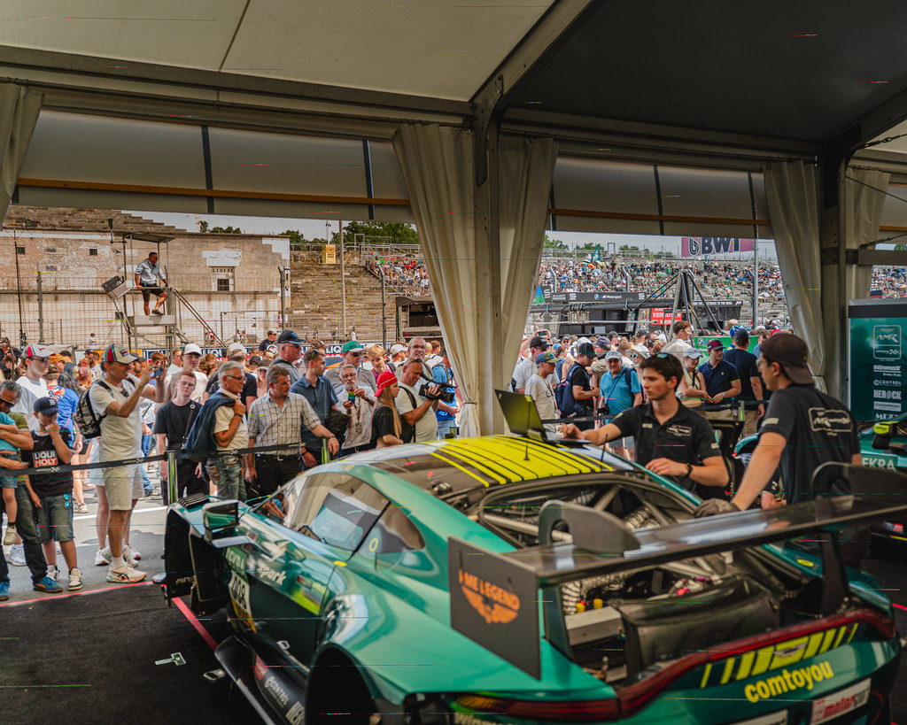 TXO05466 | Exklusive Motorsport-Fotografie aus Leipzig von TXO Media – für Rennfahrer, Teams & Sponsoren. Sausemuth liefert starke Bilder, die Emotion zeigen. Jetzt buchen & glänzen! - Realisiert mit Pictrs.com