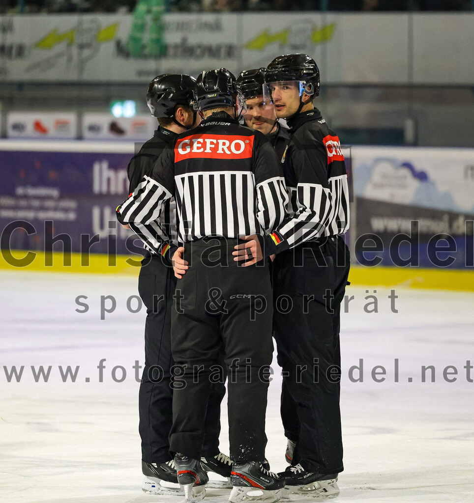 2025-11-25_083_TSV_Erding_gegen_EHF_Passau_Black_Hawks | Erding, Deutschland, 25.11.2025:Eishockey, Oberliga Süd 2025 / 2026, 20. Spieltag, TSV Erding gegen EHF Passau Black Hawks, Endergebnis: 2:3 n.V.Foto: Christian Riedel / fotografie-riedel.net