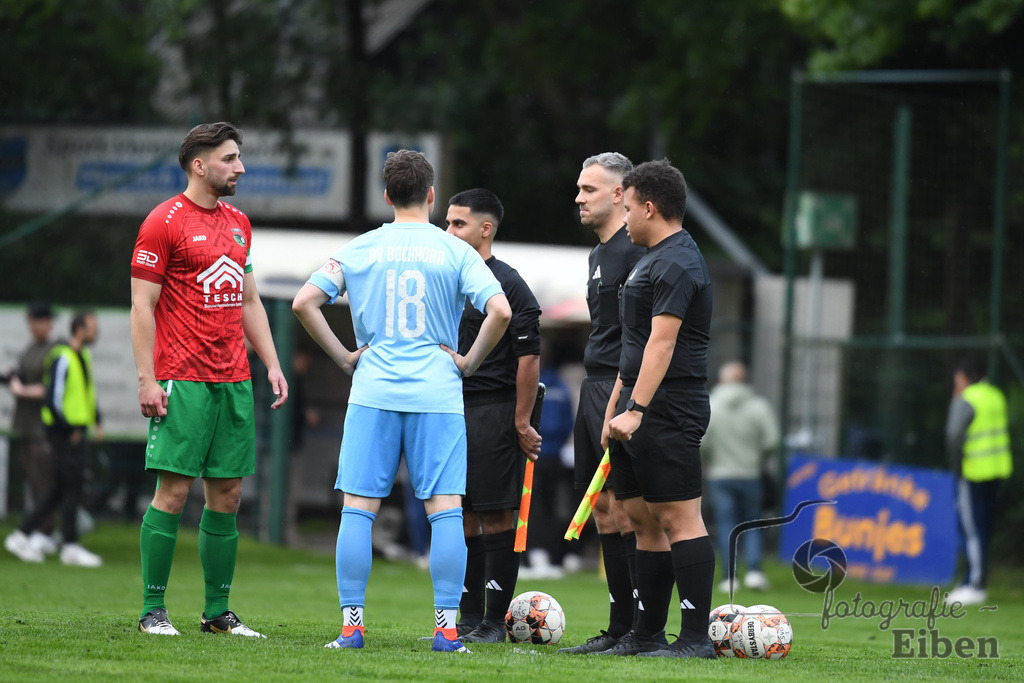 BV Bockhorn-SG FriPe | Relegation zur Kreisliga; BV Bockhorn (weiß)-SG FriPe (rot) am 05.06.2025 in Oldenburg/Ofenerdiek (Lagerstraße), Photo: Philip Eiben 2025 - Realisiert mit Pictrs.com