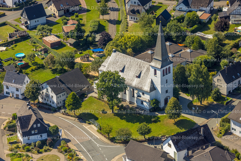Wenden250812070 | Luftbild, kath. St. Hubertus Kirche Ottfingen, Wenden, Sauerland, Nordrhein-Westfalen, Deutschland