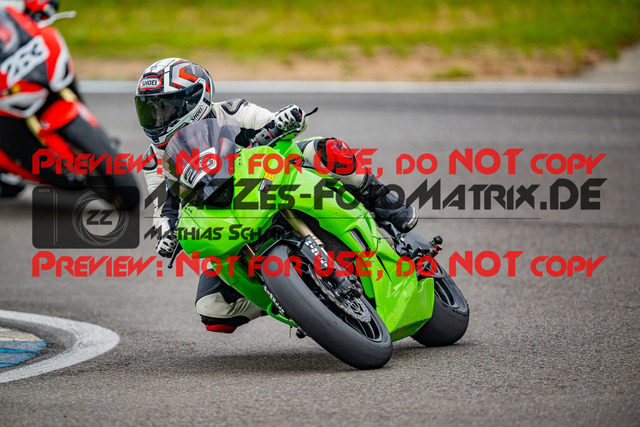 MaZZes_FotoMatrix_240702_6007705_7701 | GELB