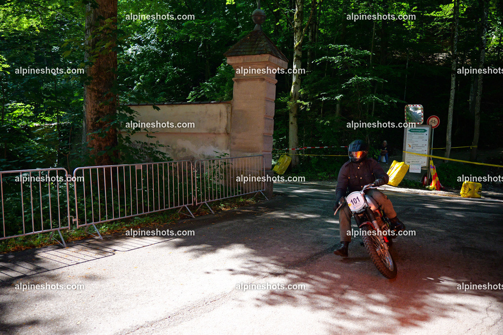 P1026043 | Erleben Sie atemberaubende, hochqualitative Fotos Ihrer Fahrt entlang der malerischen Alpenstraßen. Besuchen Sie alpineshots.com, um professionelle Aufnahmen Ihrer unvergesslichen Reise zu finden und zu kaufen - Realisiert mit Pictrs.com