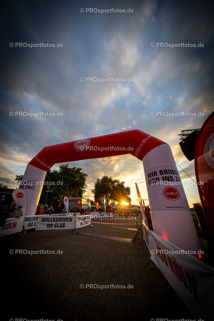 22. ASV Nachtlauf; Koeln, 28.05.25 | Impressionen vom 22. ASV Nachtlauf am 28.05.25 am Tanzbrunnen in Koeln. Foto: BEAUTIFUL SPORTS/Axel Kohring