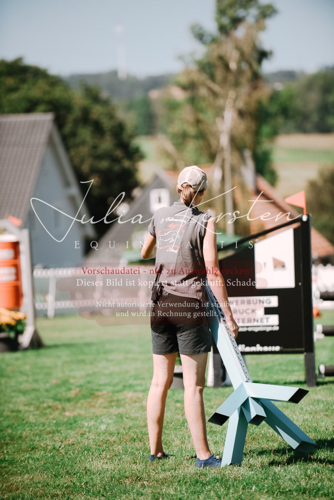 DSC_2999 | Pferde- und Turnierfotografie in Westsachsen. Pferdeportraits, Auftragszeichnungen und intuitive Kunst.