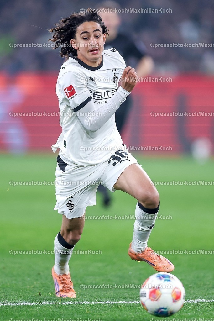 BMG13122502119 | 13.12.2025, Fußball, Borussia Mönchengladbach - VfL Wolfsburg, 1. Fußball Bundesliga, 14.Spieltag, Borussia-Park, Saison 2025 2026: Wael Mohya (Borussia Mönchengladbach #36)  DFB regulations prohibit any use of photographs as image sequences and or quasi-video.