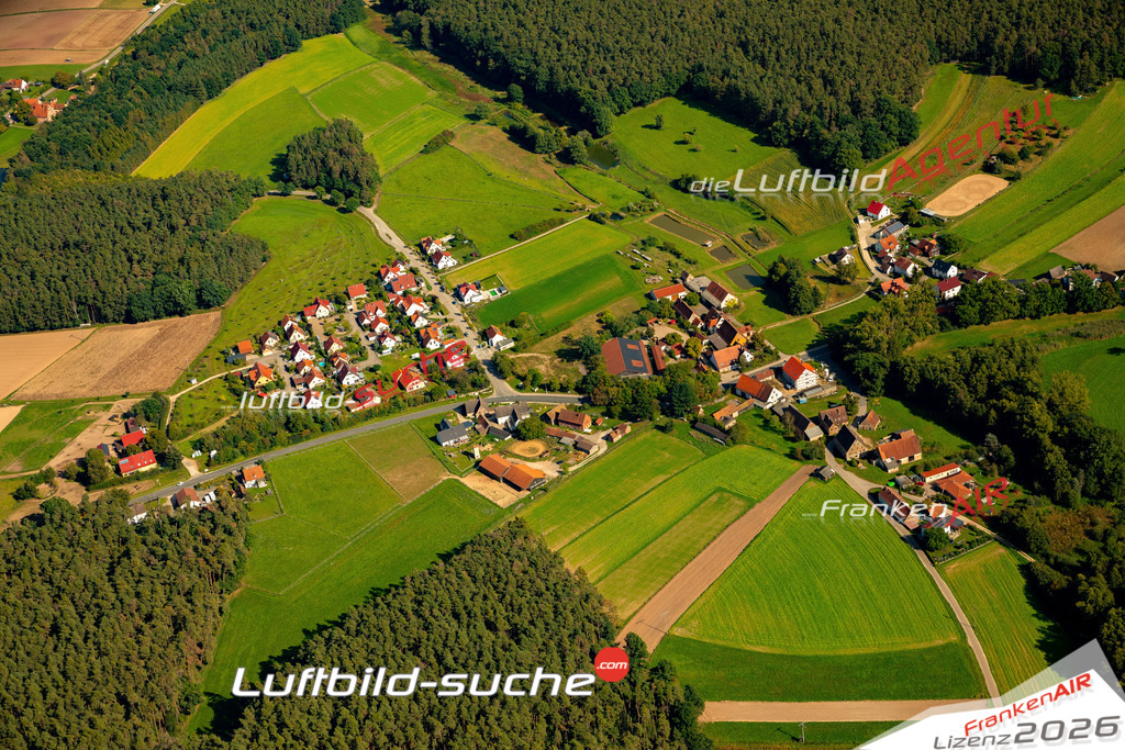 Das Luftbild zeigt : Ottersdorf Büchenbach - Die Luftaufnahme wurde 2023 vom UL-Flugzeug aus erstellt ( keine Drohne ) - Hochauflösende Luftaufnahme - Für grossformatige Ausdrucke geeignet. Die Geschenkidee !Mit Lizenz und Bildrechte bestellbar