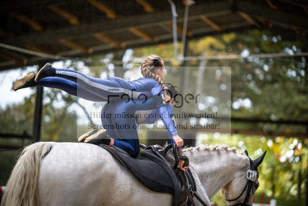 DOS_0272 | Entdecke hochwertige Reitturnierfotos von Foto Oger. Professionell, emotional und authentisch – jetzt Lieblingsmomente im Shop bestellen.Deutschlandweite Turnierfotografie. - Realisiert mit Pictrs.com
