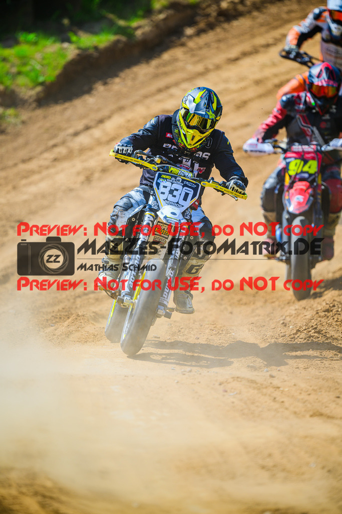 MaZZes_FotoMatrix_240512_6007705_0174 | UE40