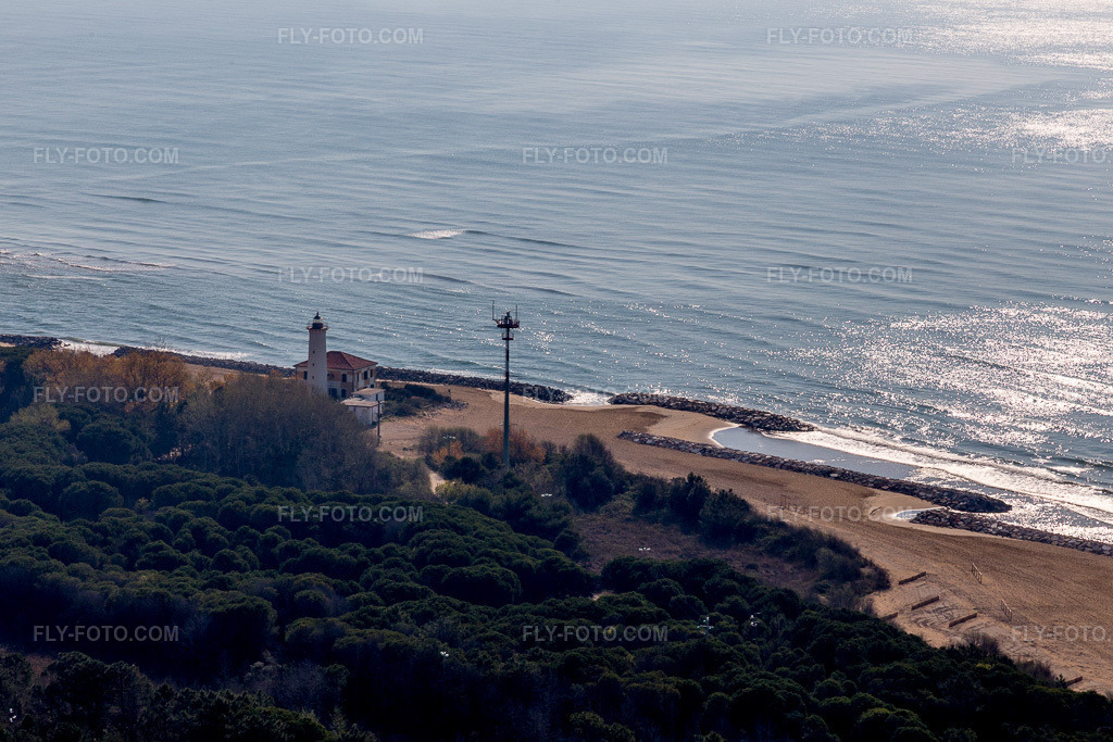 Aerial view: View of the town in Lignano Riviera in the state Friuli Venezia Giulia, Italy. – Photo: IMG_098013.jpg taken on 04/03/2017 by Werner Riehm/FLY-FOTO.com – Resolution of the original: 5203 x 3469 px