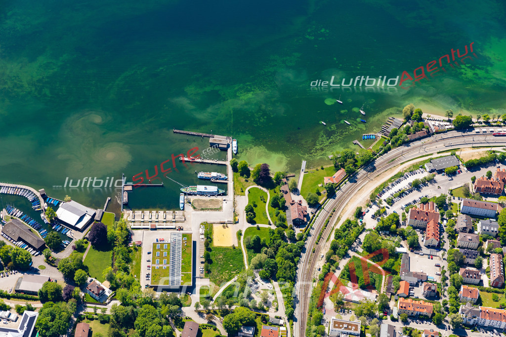 Aktuelles Luftbild von  Starnberg - Die Luftaufnahme wurde 2021 mittels UL-Flugzeug erstellt ( keine Drohne ) - hochauflösende Kamera-Systeme von  Canon -Beste Qualität - Für grossformatige Ausdrucke geeignet. Die Geschenkidee !