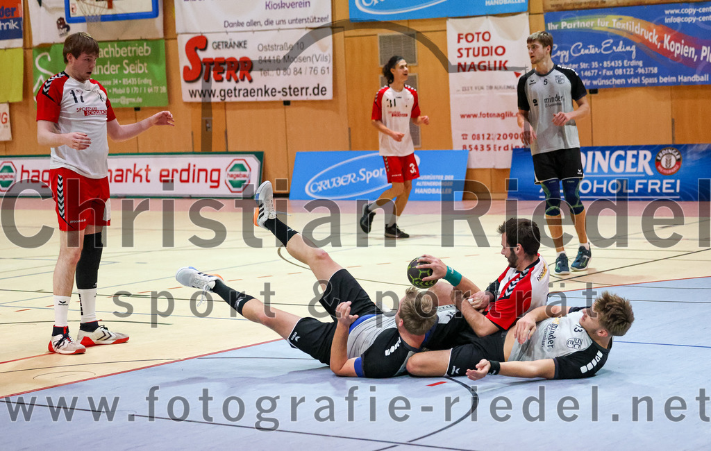 2023-01-21_048_SpVgg_Altenerding_gegen_SC_Eching | Erding, Deutschland, 21.01.2023:
Handball, Bezirksoberliga Männer 2022 / 2023, 12. Spieltag, SpVgg Altenerding gegen SC Eching, Endergebnis: 29:34

Niklas Fleps (SpVgg Altenerding, #17), Simon Rüdiger (SpVgg Altenerding, #7), Justin Pausch (SC Eching, #13)

Foto: Christian Riedel / fotografie-riedel.net