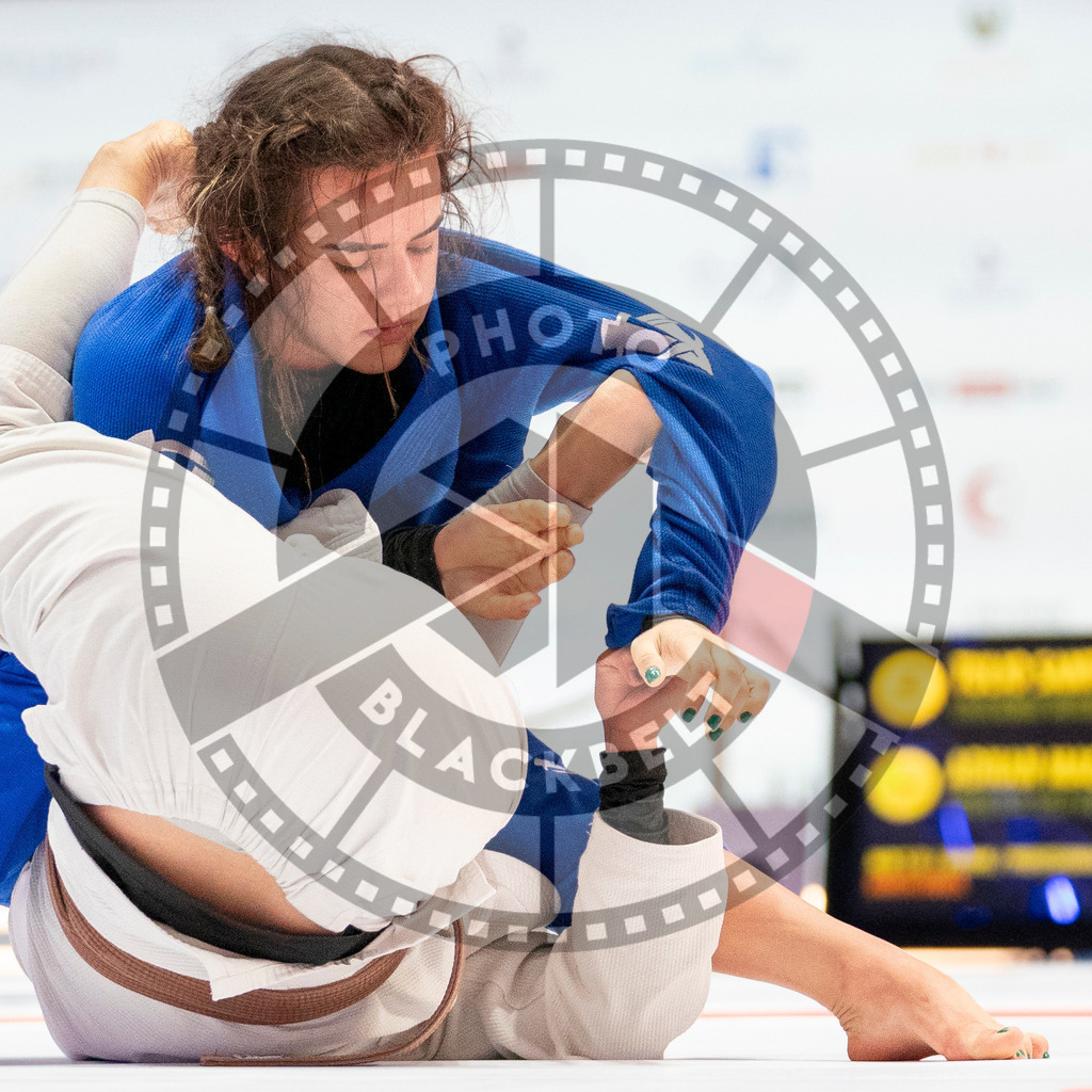 20231109PBB4624 | Fighters compete during the AJP World Professional Championship in the Mubadala Arena in Abu Dhabi, Arab United Emirates, on November 9, 2023.
