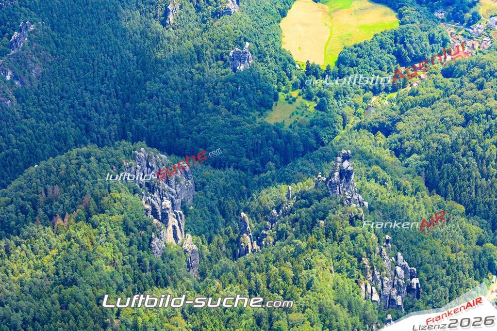 Die Luftaufnahme Saechsische_schweiz - Rathen wurde vom UL-Flugzeug (keine Drohne) aus fotografiert.Hohe Druck- Auflösung-die Geschenkidee!