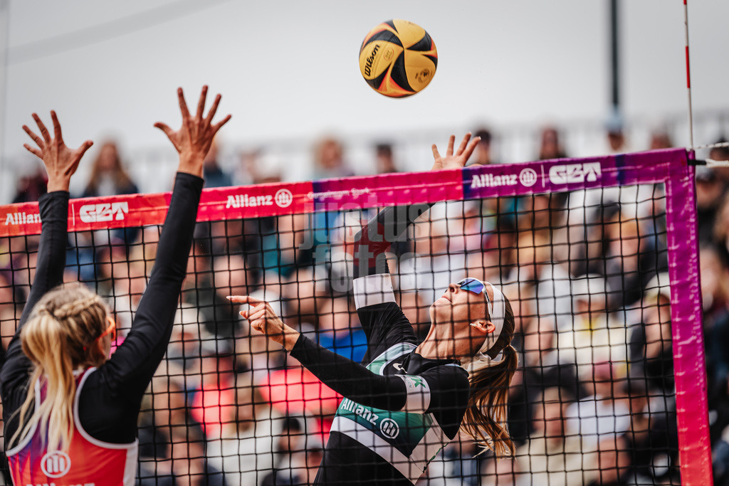 Beachvolleyball | Frauen | Allianz German Beach Tour 2026 | Tourstop Düsseldorf | 17.05.2026 | Sandra Ittlinger beim Angriff