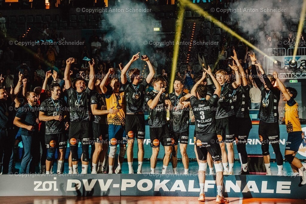 Vollyballpokalfinale 25/26 Mannheim | Zoi DVV Pokalfinale am 28.02.2026 in Mannheim I VfB Suhl LOTTO Thüringen - Allianz MTV Stuttgart I VfB Friedrichshafen - SVG Lüneburg - Realisiert mit Pictrs.com