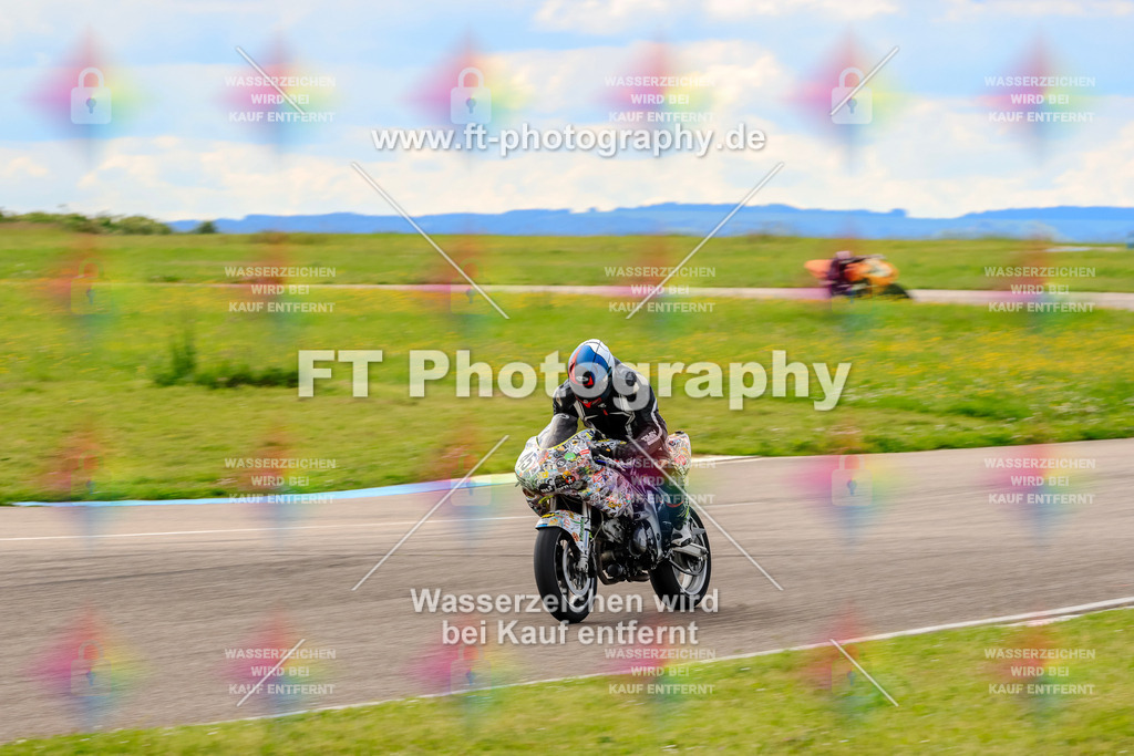 MotoTeam-1307 | Hier findet Ihr Bilder von Touristenfahrten auf der Nürburgring Nordschleife oder von anderen Veranstaltungen die ich besucht habe. Viel Spass beim Durch Schauen 