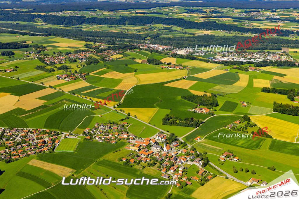 Aktuelles Luftbild von Kay Tittmoning - Die Luftaufnahme wurde 2022 mittels UL-Flugzeug erstellt ( keine Drohne ) - hochauflösende Kamera-Systeme von  Canon -Beste Qualität - Für grossformatige Ausdrucke geeignet. Die Geschenkidee !