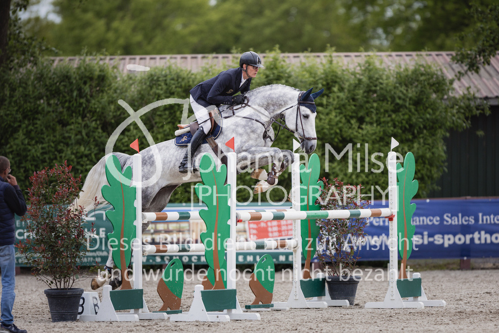 230516_Mühlen_05SprPf-L-574 | Deine schönsten Turniermomente als professionelle Fotos! Entdecke hochwertige Pferdesport-Fotografie im Online-Shop. Jetzt Fotos finden & bestellen!
