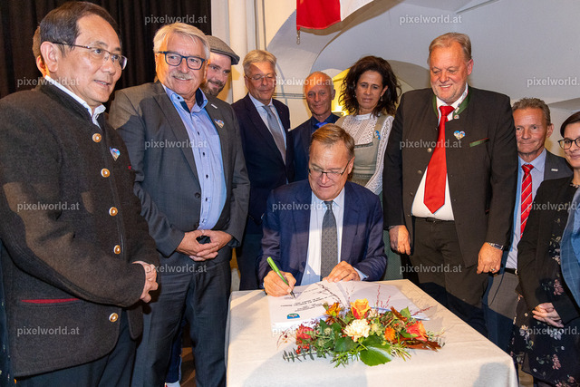 30 Jahre Städtepartnerschaft mit Bamberg und 30 Jahre Kultur Forum Amthof | Bildershop von pixelworld.at - Realisiert mit Pictrs.com