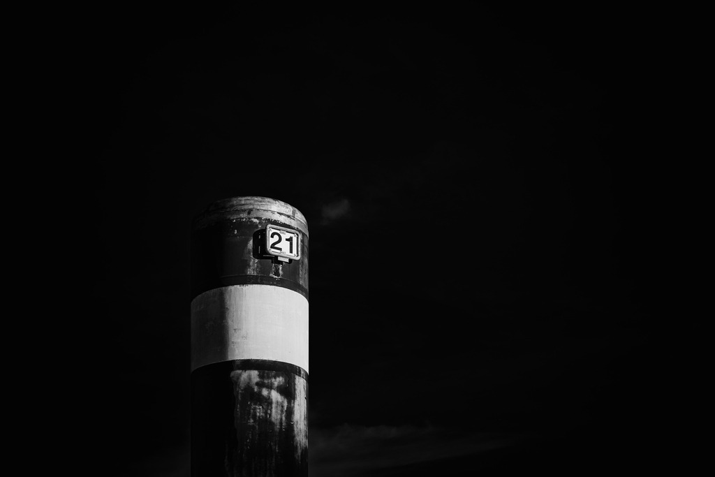 2024_01_28_CRANZ_MCP5870 sw_01 | Hochwertig gedruckte Fotografien für die Wand, als Kalender und zum Verschenken. Hamburg & Norddeutschland und überall wo ich mit der Kamera unterwegs war.