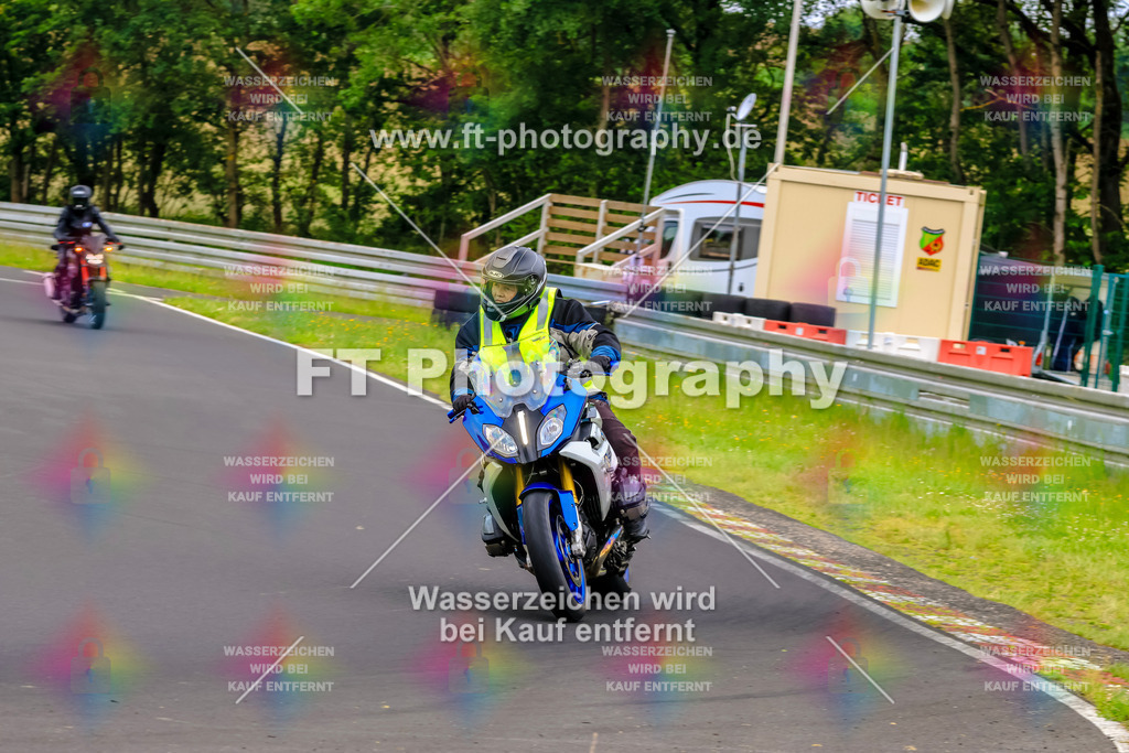 VBK-7602 | Hier findet Ihr Bilder von Touristenfahrten auf der Nürburgring Nordschleife oder von anderen Veranstaltungen die ich besucht habe. Viel Spass beim Durch Schauen 