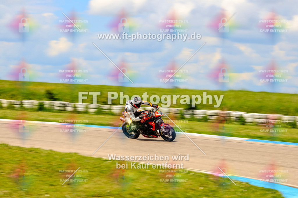 MotoTeam-0552 | Hier findet Ihr Bilder von Touristenfahrten auf der Nürburgring Nordschleife oder von anderen Veranstaltungen die ich besucht habe. Viel Spass beim Durch Schauen 