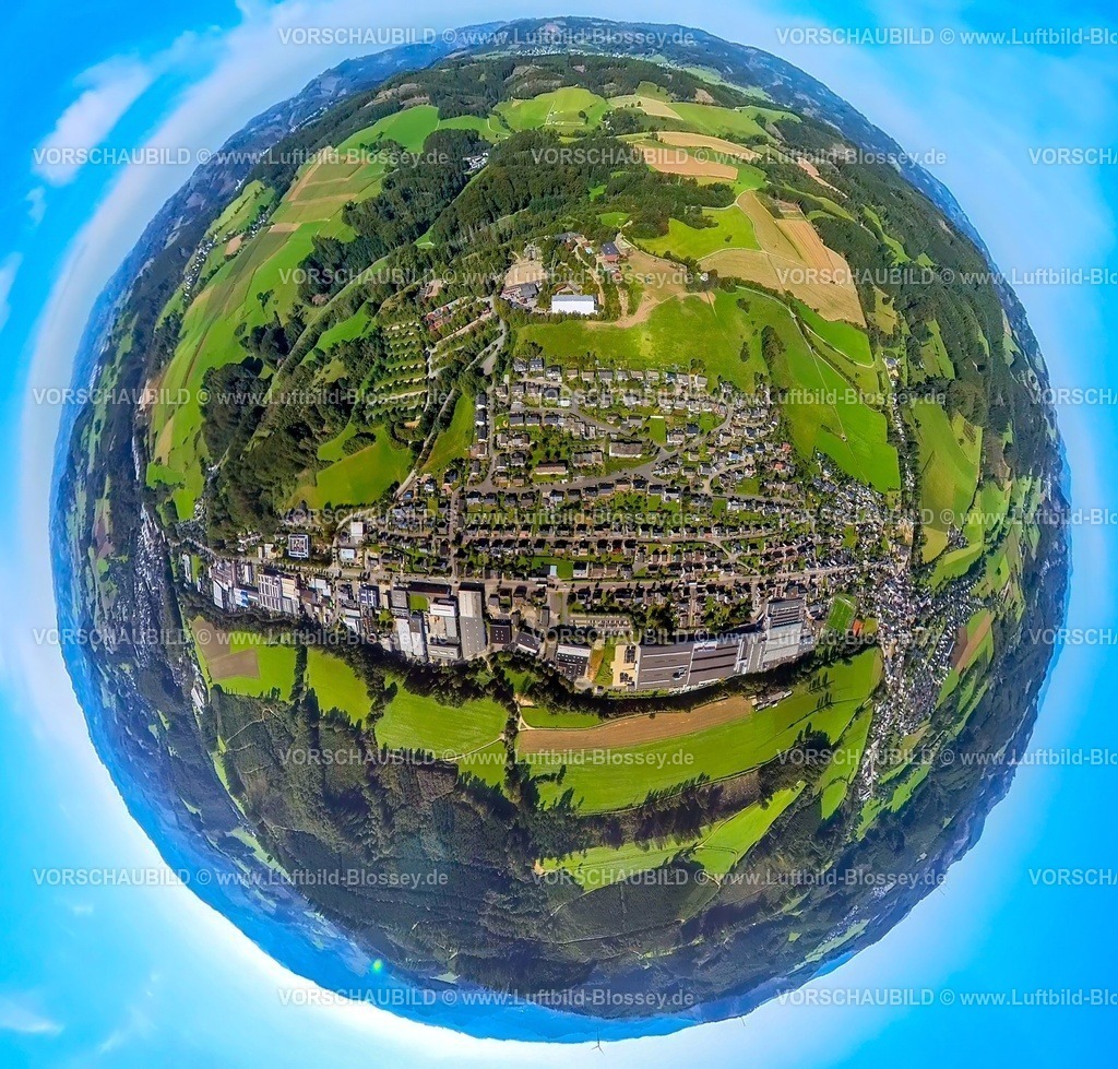 Lennestadt230990332Elspe | Luftbild, Ortsansicht Ortsteil Elspe, Bielefelder Straße, Elspe Festival Freizeitanlage für Karl May Festspiele, Erdkugel, Fisheye Aufnahme, Fischaugen Aufnahme, 360 Grad Aufnahme, tiny world, Elspe, Lennestadt, Sauerland, Nordrhein-Westfalen, Deutschland